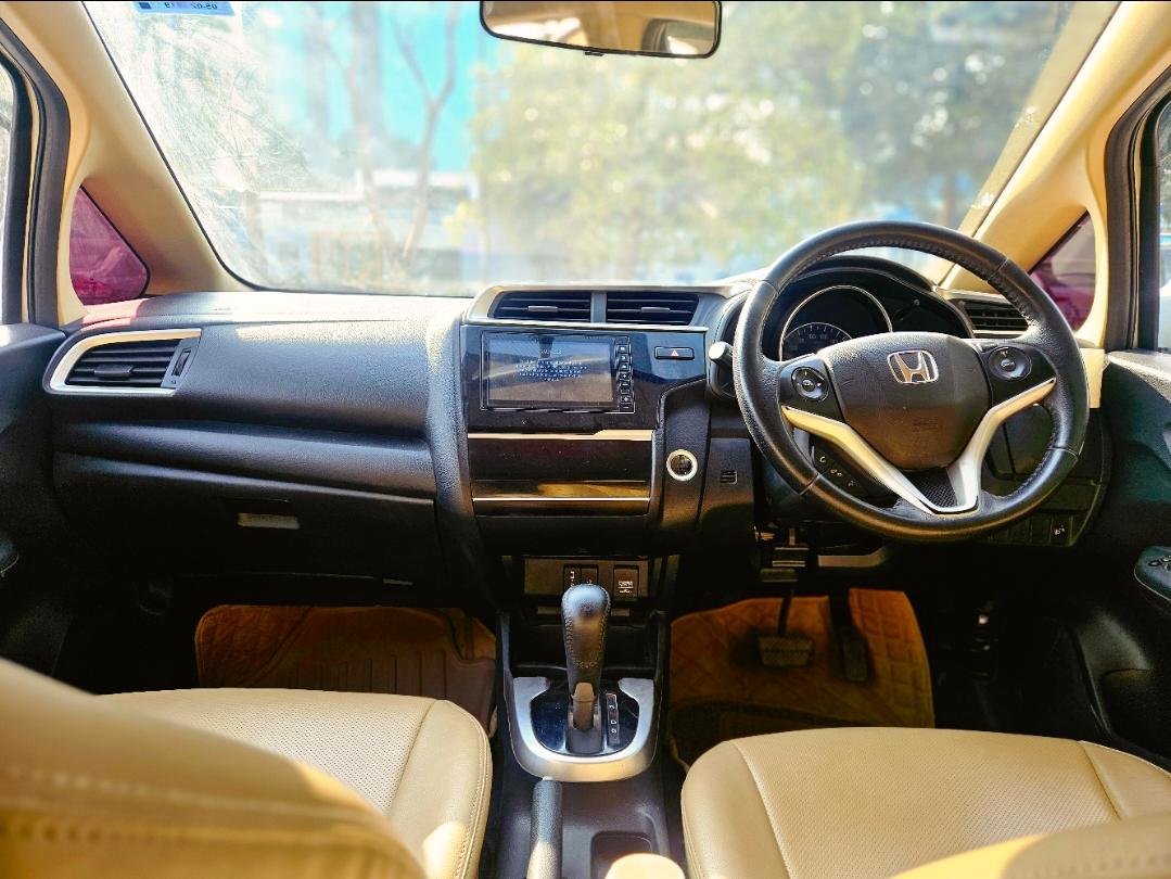 यूज़्ड 2018 होंडा जैज़, Noida New Delhi 11 यूज़्ड 2018 होंडा जैज़, Noida New Delhi 11