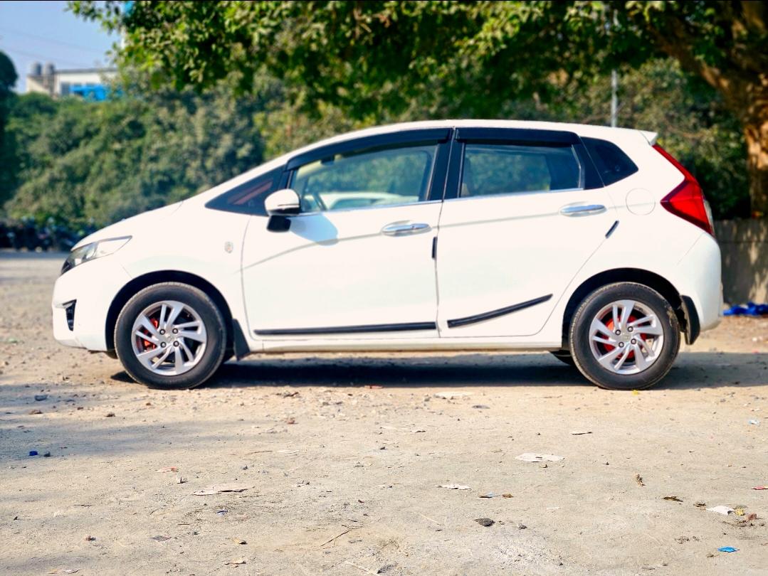 यूज़्ड 2018 होंडा जैज़, Noida New Delhi 1 यूज़्ड 2018 होंडा जैज़, Noida New Delhi 1