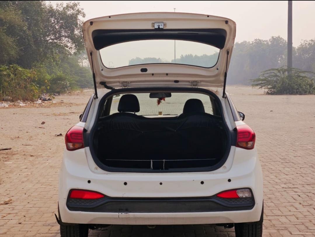 यूज़्ड 2018 ह्युंडई ईलाइट आई20, Noida New Delhi 9 यूज़्ड 2018 ह्युंडई ईलाइट आई20, Noida New Delhi 9