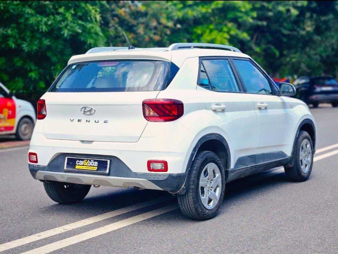 यूज़्ड 2020 ह्युंडई वेन्यू, Noida New Delhi 4 यूज़्ड 2020 ह्युंडई वेन्यू, Noida New Delhi 4