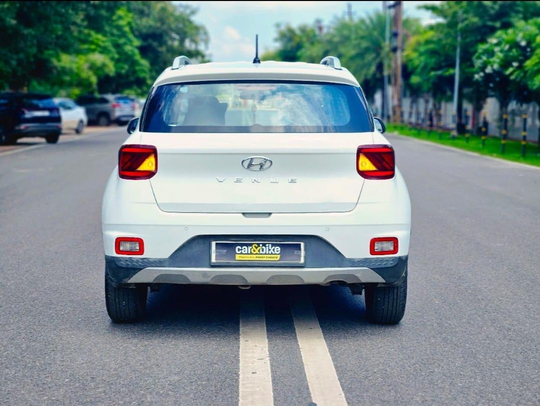 यूज़्ड 2020 ह्युंडई वेन्यू, Noida New Delhi 3 यूज़्ड 2020 ह्युंडई वेन्यू, Noida New Delhi 3