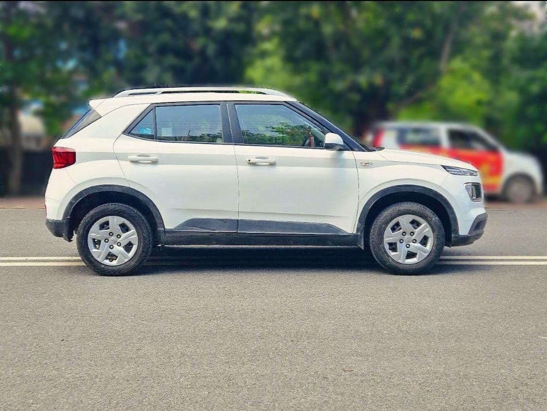 यूज़्ड 2020 ह्युंडई वेन्यू, Noida New Delhi 5 यूज़्ड 2020 ह्युंडई वेन्यू, Noida New Delhi 5