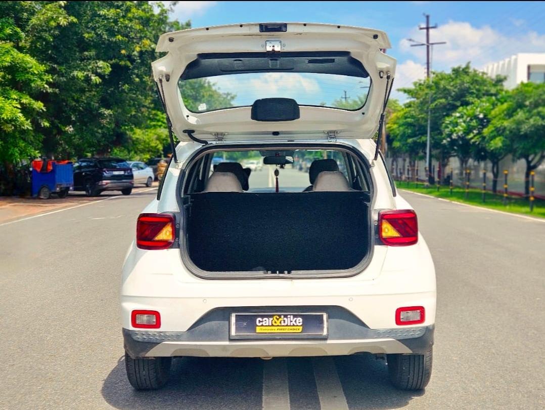 यूज़्ड 2020 ह्युंडई वेन्यू, Noida New Delhi 9 यूज़्ड 2020 ह्युंडई वेन्यू, Noida New Delhi 9