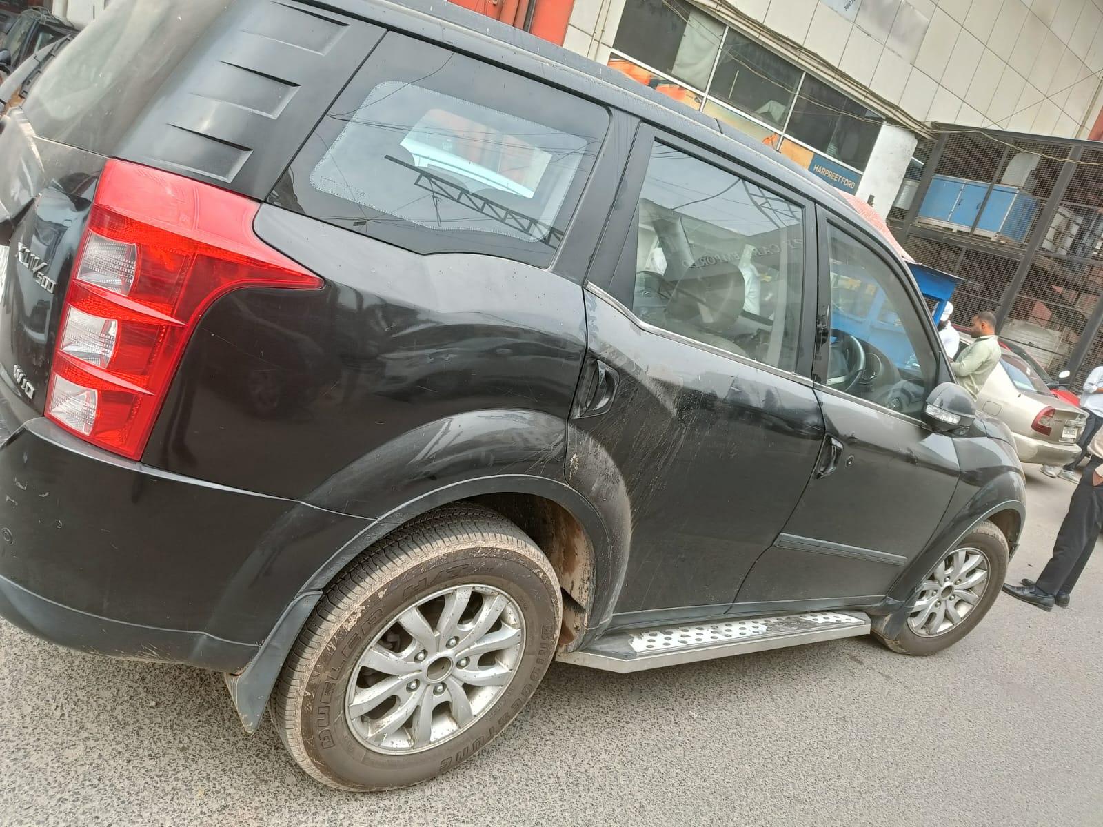 2015 महिंद्रा एक्सयूवी500 W6 FWD 2015 महिंद्रा एक्सयूवी500 W6 FWD