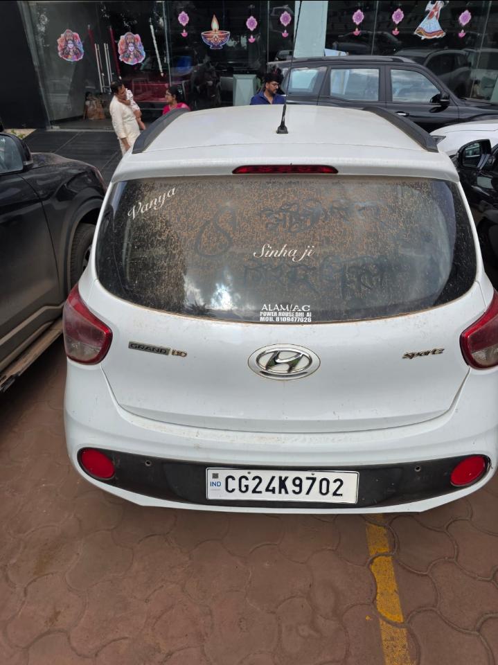 2018 ह्युंडई ग्रैंड आई10 Sportz 1.2 Kappa VTVT Dual Tone 2018 ह्युंडई ग्रैंड आई10 Sportz 1.2 Kappa VTVT Dual Tone