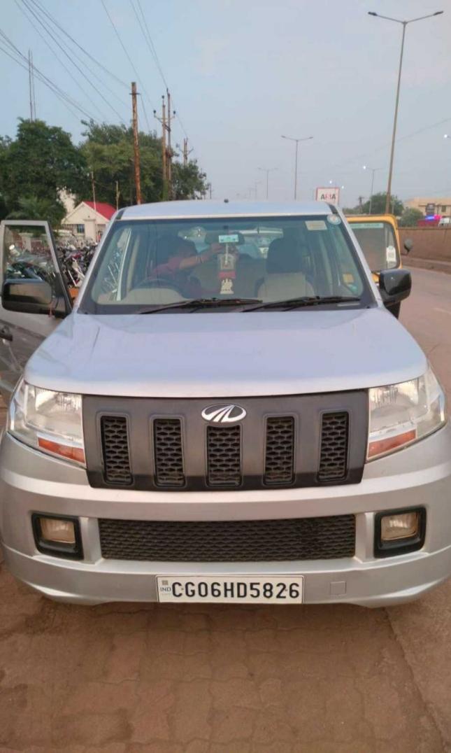 2018 महिंद्रा टीयूवी300 T4 Plus 2018 महिंद्रा टीयूवी300 T4 Plus