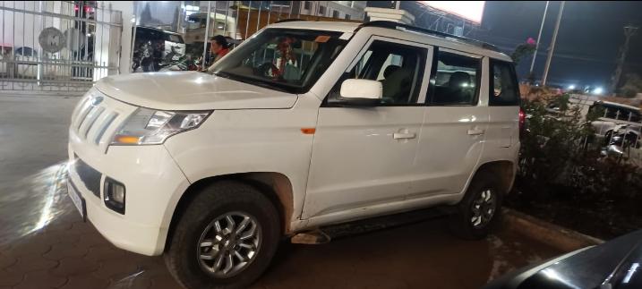 2016 महिंद्रा टीयूवी300 T8 2016 महिंद्रा टीयूवी300 T8