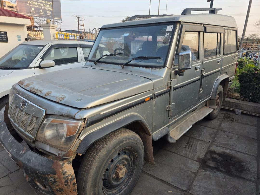 2014 महिंद्रा बोलेरो XL 2014 महिंद्रा बोलेरो XL