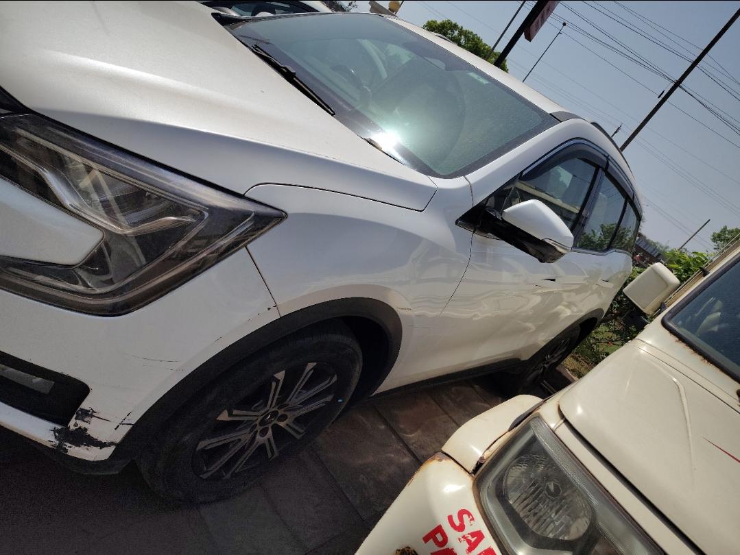 2022 महिंद्रा एक्सयूवी700 AX7 AT Petrol 7 STR 2022 महिंद्रा एक्सयूवी700 AX7 AT Petrol 7 STR