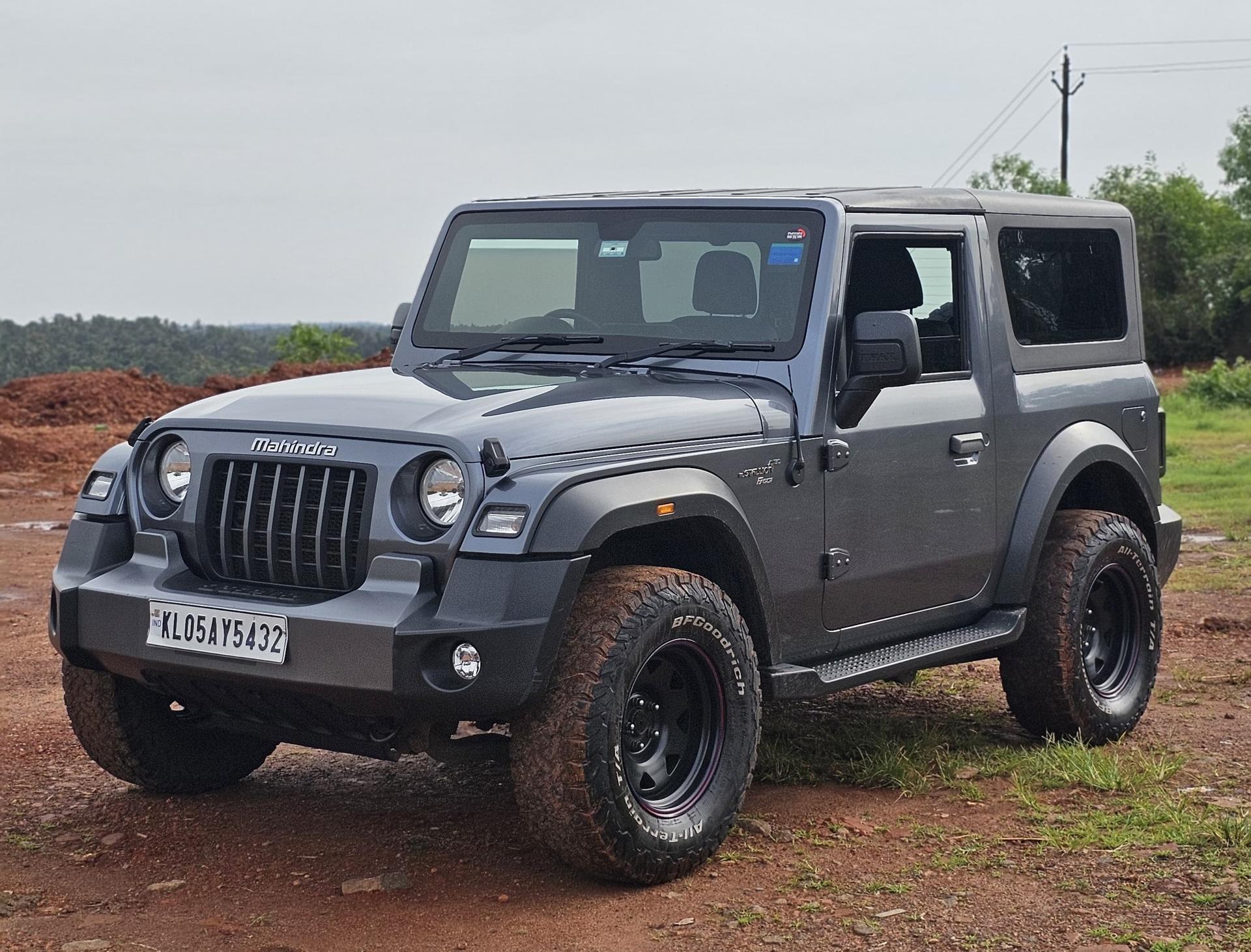 2022 महिंद्रा थार LX Automatic 4 Seater Convertible Top 2022 महिंद्रा थार LX Automatic 4 Seater Convertible Top