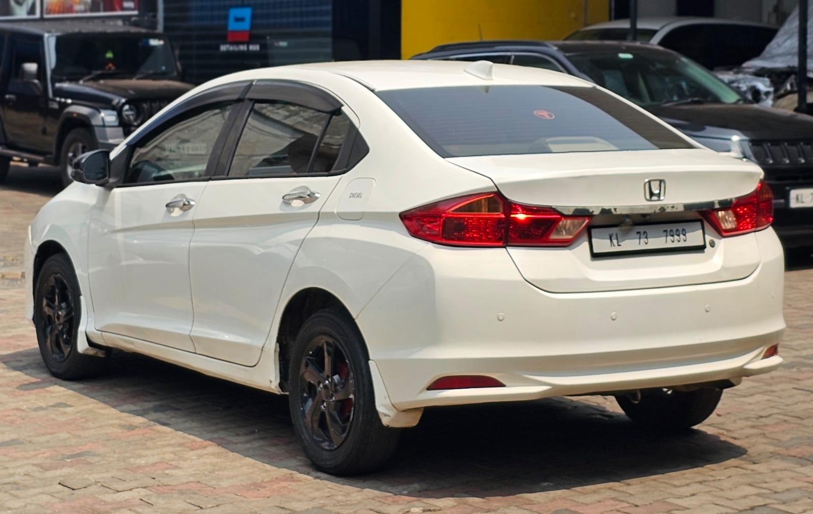 यूज़्ड 2014 होंडा सिटी, Feroke, Kozhikode 1 यूज़्ड 2014 होंडा सिटी, Feroke, Kozhikode 1