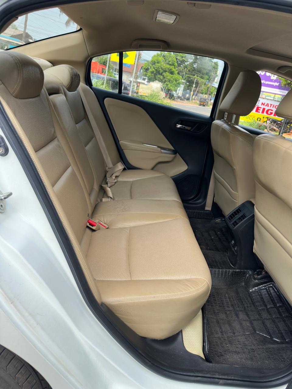 यूज़्ड 2016 होंडा सिटी, Feroke, Kozhikode 14 यूज़्ड 2016 होंडा सिटी, Feroke, Kozhikode 14