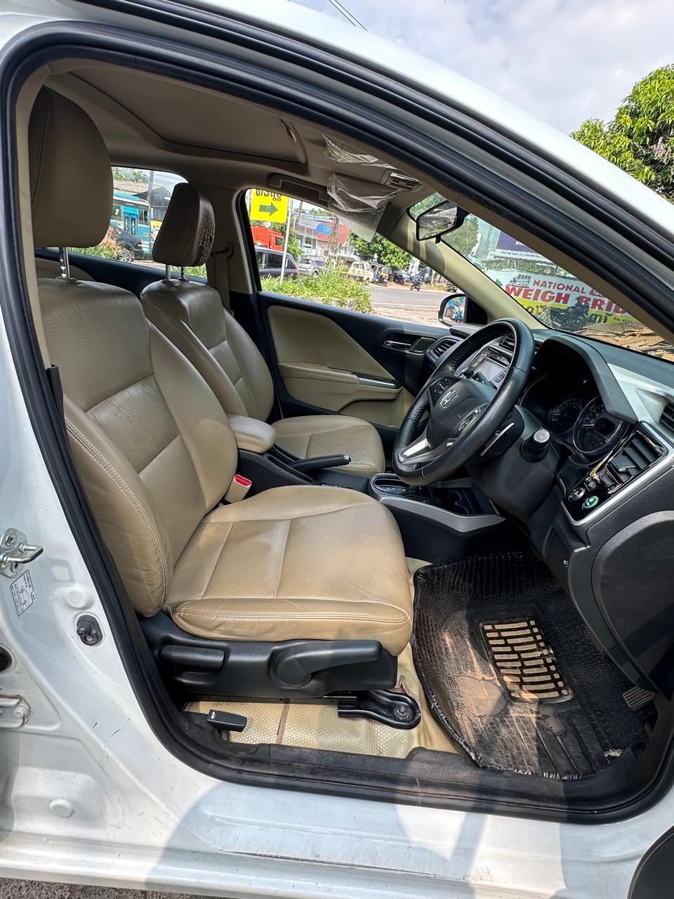 यूज़्ड 2016 होंडा सिटी, Feroke, Kozhikode 15 यूज़्ड 2016 होंडा सिटी, Feroke, Kozhikode 15