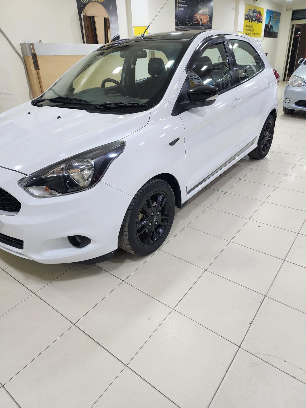 2017 फोर्ड फीगो 1.2 Duratec Titanium 2017 फोर्ड फीगो 1.2 Duratec Titanium