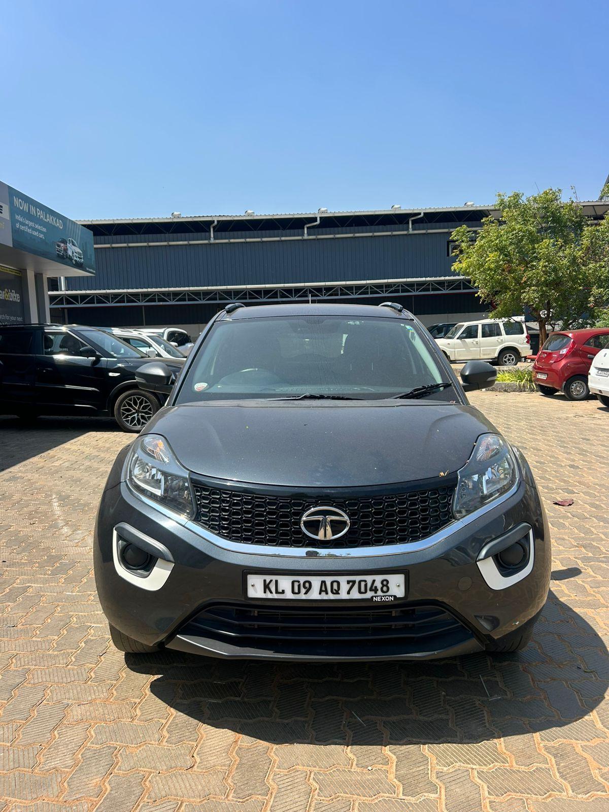 2019 महिंद्रा एक्सयूवी300 W6 Petrol BS IV 2019 महिंद्रा एक्सयूवी300 W6 Petrol BS IV