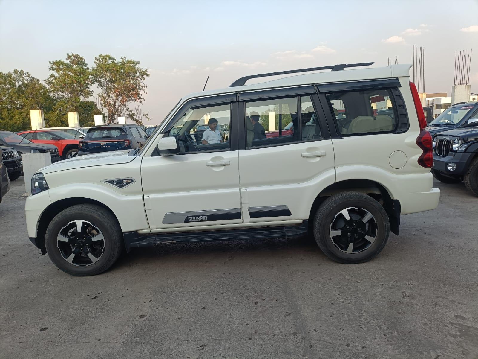 2022 महिंद्रा स्कॉर्पियो क्लासिक S 7 Seater 2022 महिंद्रा स्कॉर्पियो क्लासिक S 7 Seater