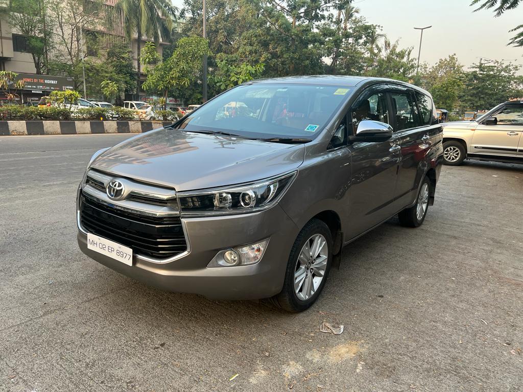 2017 टोयोटा इनोवा क्रिस्टा 2.8 ZX AT 7-Seater 2017 टोयोटा इनोवा क्रिस्टा 2.8 ZX AT 7-Seater