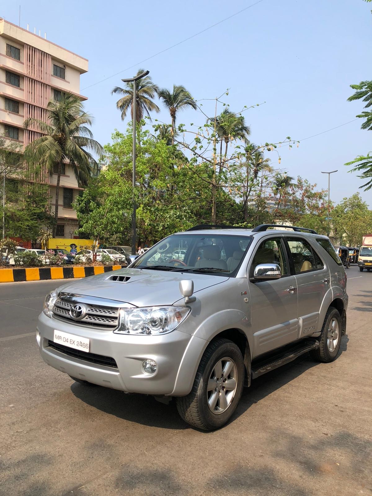 2011 टोयोटा फॉर्च्यूनर 3.0 MT 2011 टोयोटा फॉर्च्यूनर 3.0 MT