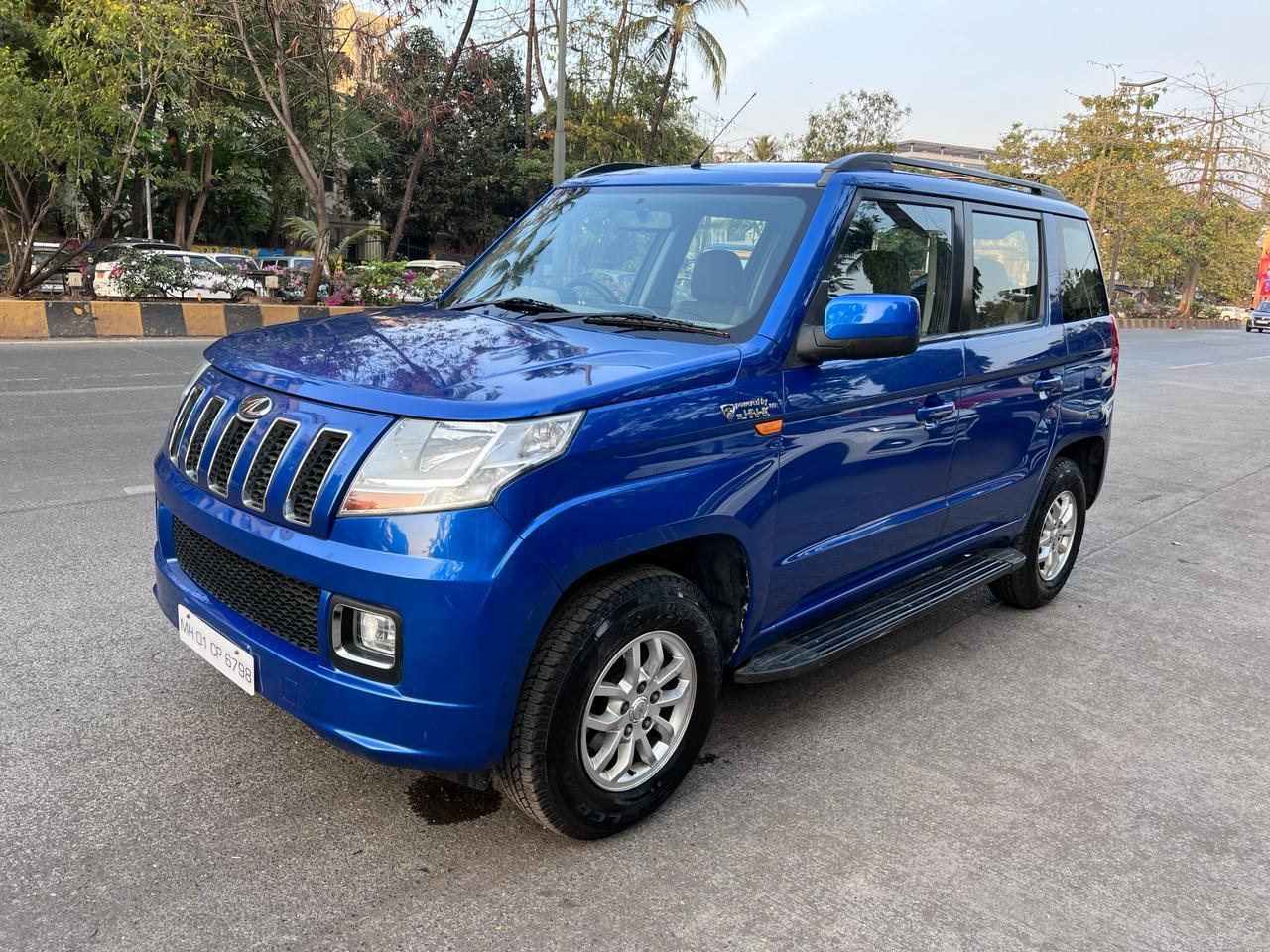 2017 महिंद्रा टीयूवी300 T8 100HP AMT 2017 महिंद्रा टीयूवी300 T8 100HP AMT