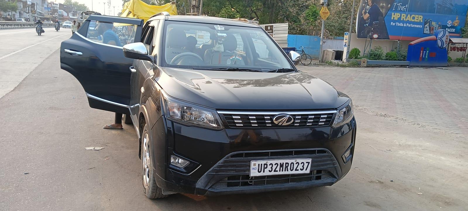 2022 महिंद्रा एक्सयूवी300 W6 Petrol 2022 महिंद्रा एक्सयूवी300 W6 Petrol