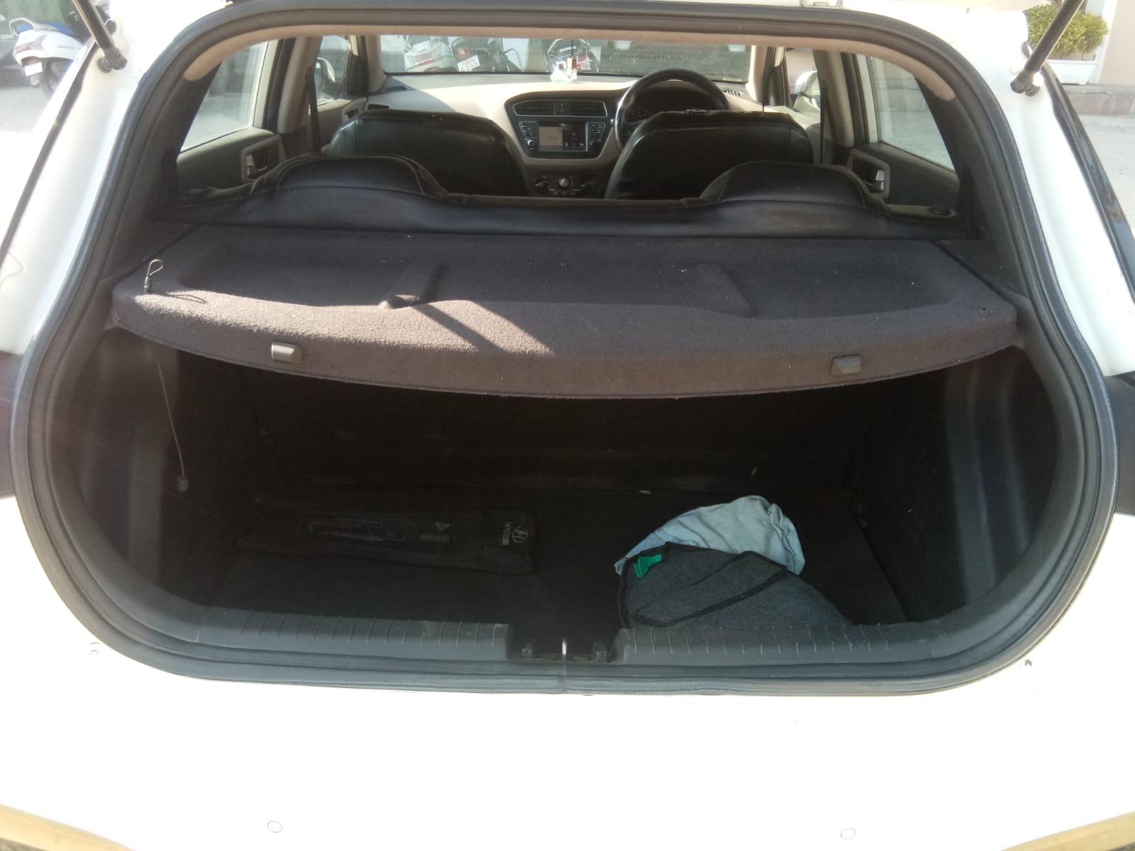 यूज़्ड 2019 ह्युंडई आई20 एक्टिव, Abrol Nagar Pathankot, Pathankot 8 यूज़्ड 2019 ह्युंडई आई20 एक्टिव, Abrol Nagar Pathankot, Pathankot 8