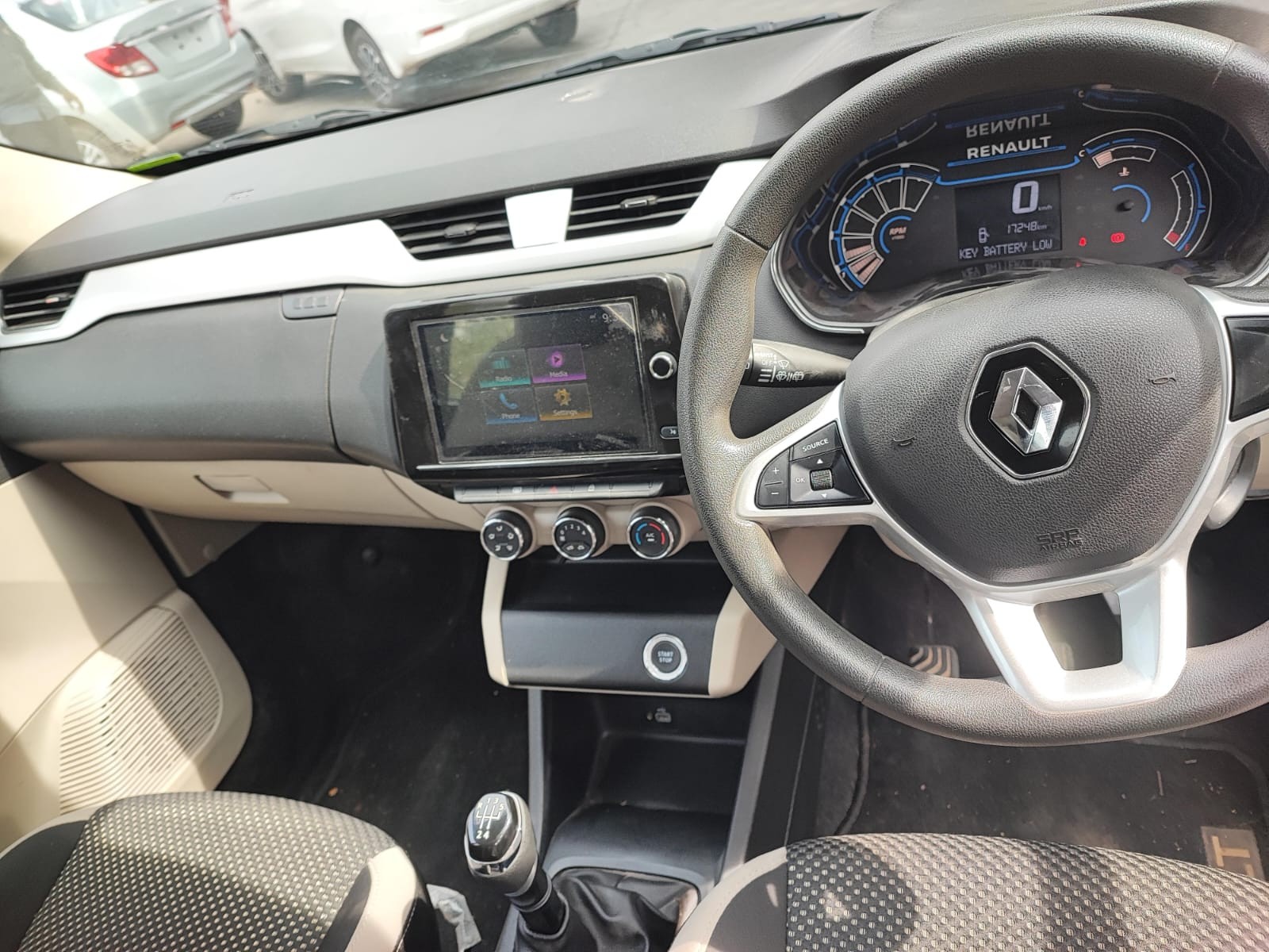 Used 2022 Renault Triber Used 2022 Renault Triber