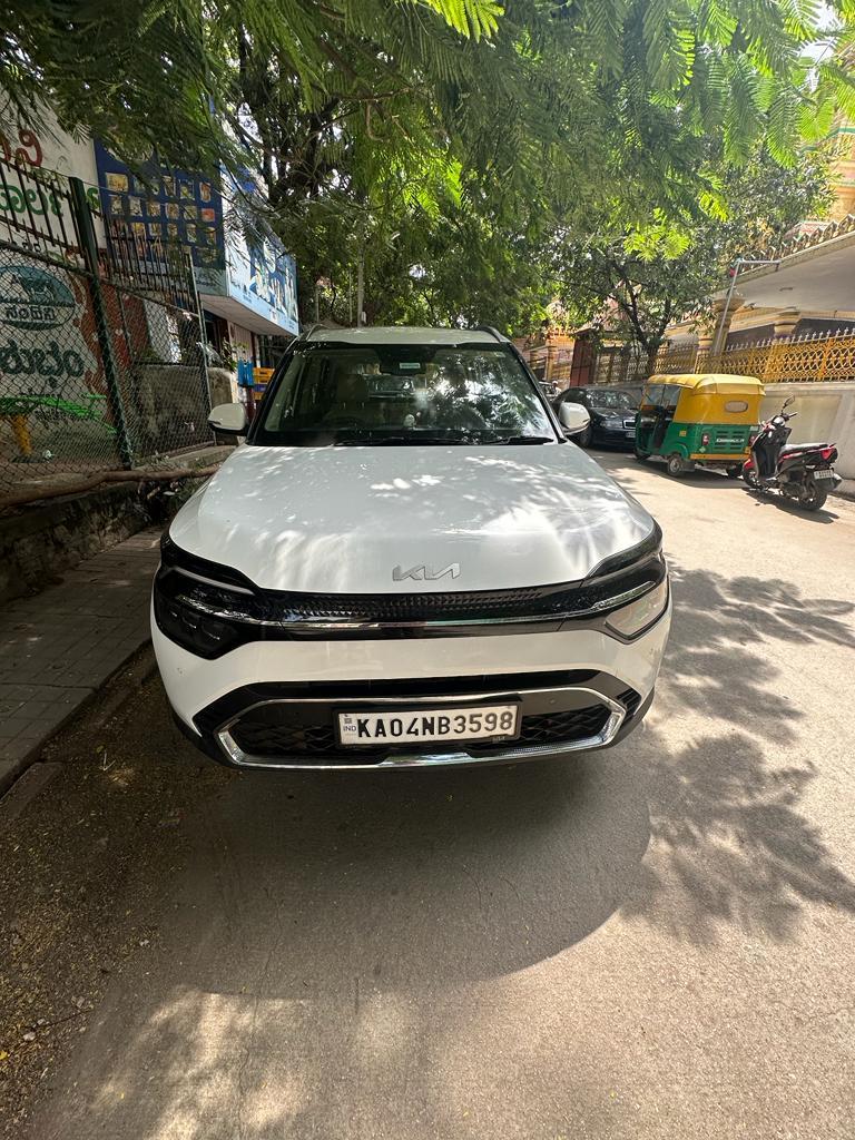 2022 किया कैरेंस Luxury Plus 1.5 AT Diesel 7 STR 2022 किया कैरेंस Luxury Plus 1.5 AT Diesel 7 STR