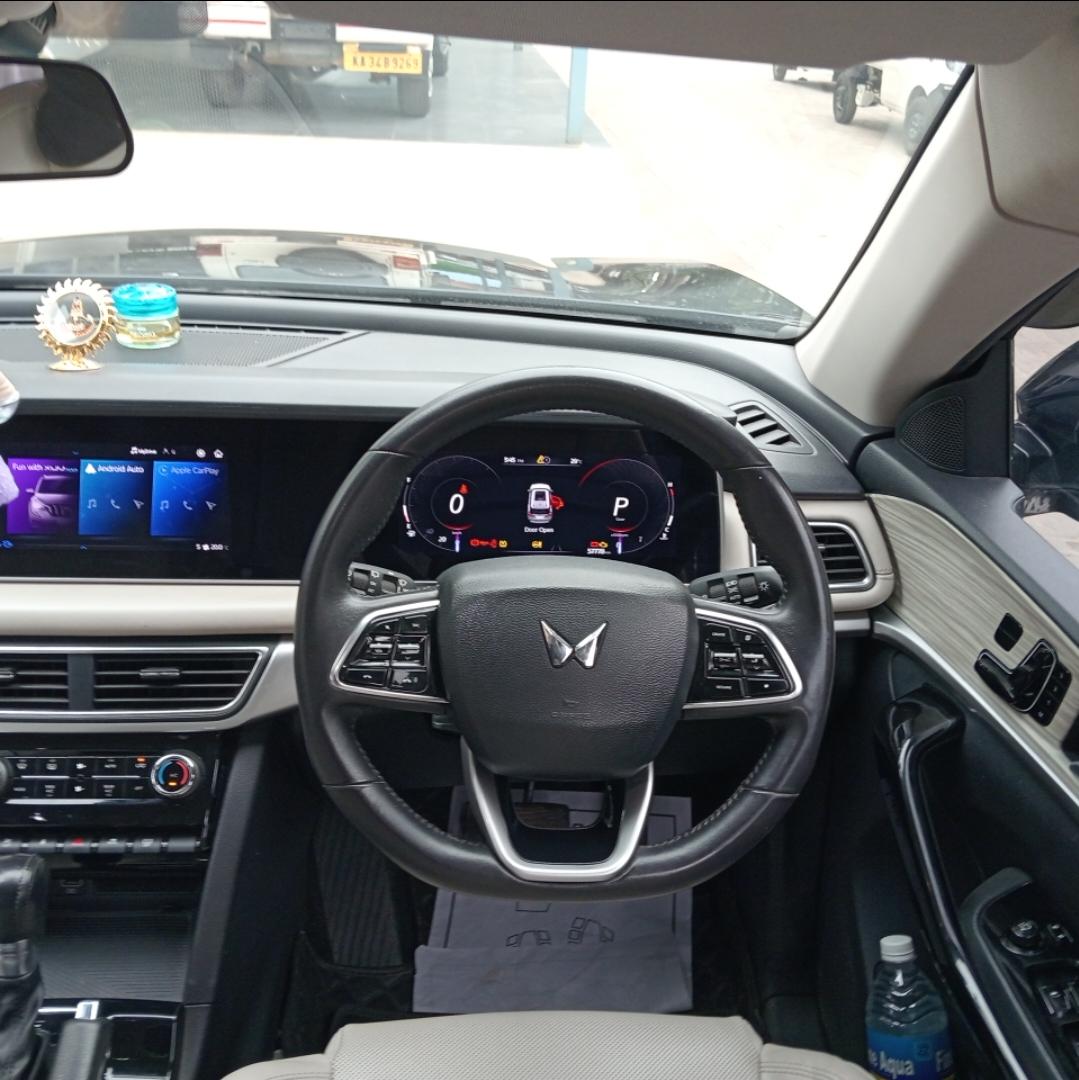 यूज़्ड 2021 महिंद्रा एक्सयूवी700, Bellary 12 यूज़्ड 2021 महिंद्रा एक्सयूवी700, Bellary 12