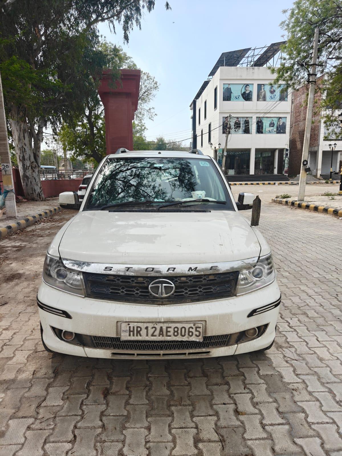 2017 टाटा सफारी स्टॉर्म Ex Refreshed 2017 टाटा सफारी स्टॉर्म Ex Refreshed