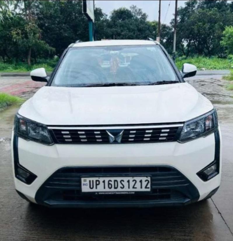 2023 महिंद्रा एक्सयूवी300 W6 AMT Petrol 2023 महिंद्रा एक्सयूवी300 W6 AMT Petrol