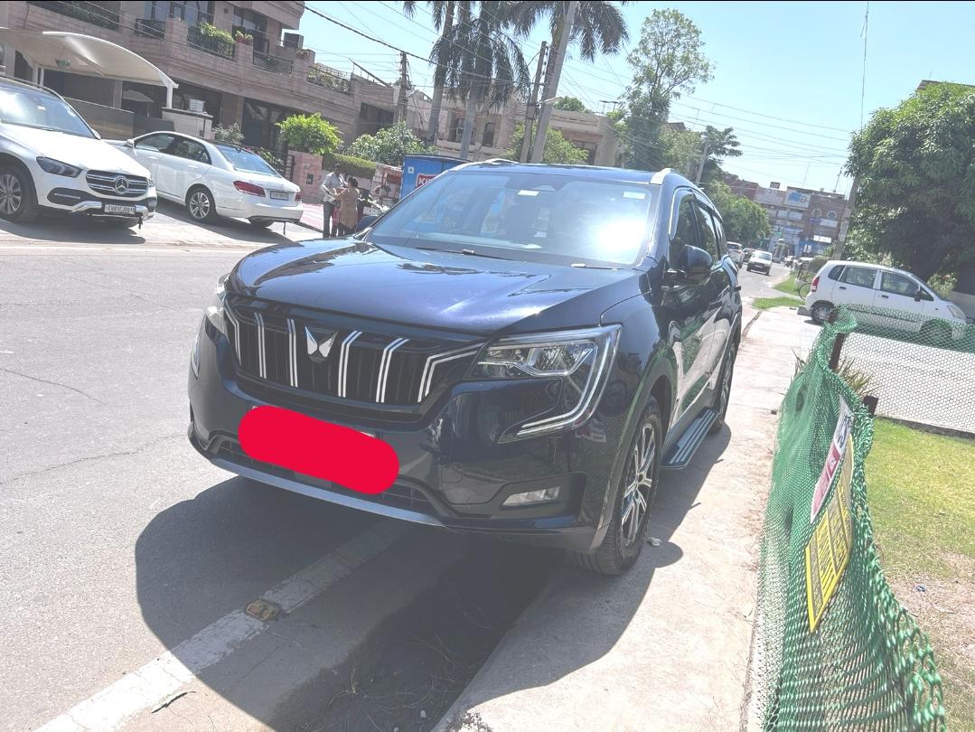 2021 महिंद्रा एक्सयूवी700 AX7 AT AWD Luxury Diesel 7 STR 2021 महिंद्रा एक्सयूवी700 AX7 AT AWD Luxury Diesel 7 STR