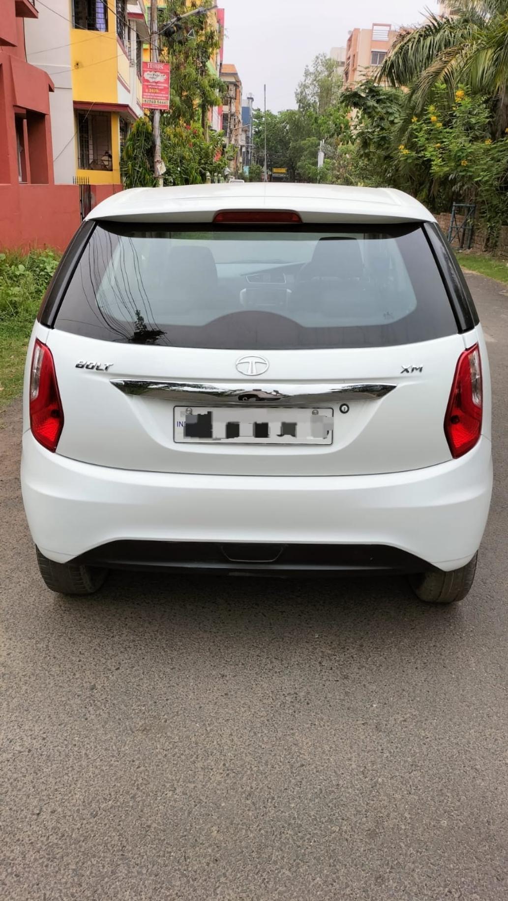 2015 टाटा बोल्ट XM Quadrajet 75PS Diesel 2015 टाटा बोल्ट XM Quadrajet 75PS Diesel