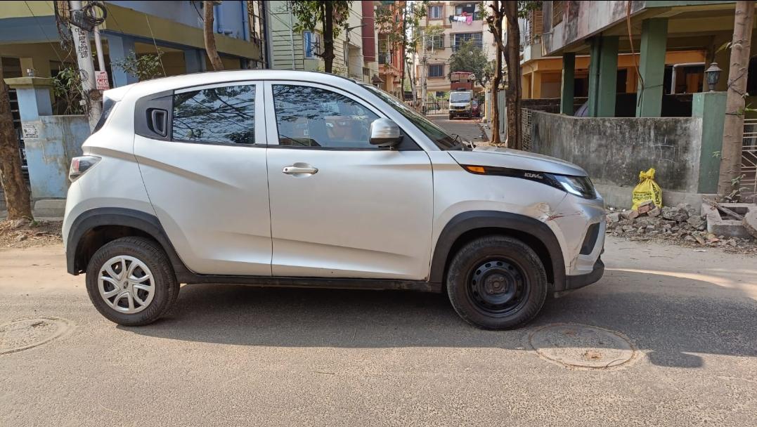 यूज़्ड 2018 महिंद्रा केयूवी 100, Sahanagar, Kolkata 2 यूज़्ड 2018 महिंद्रा केयूवी 100, Sahanagar, Kolkata 2