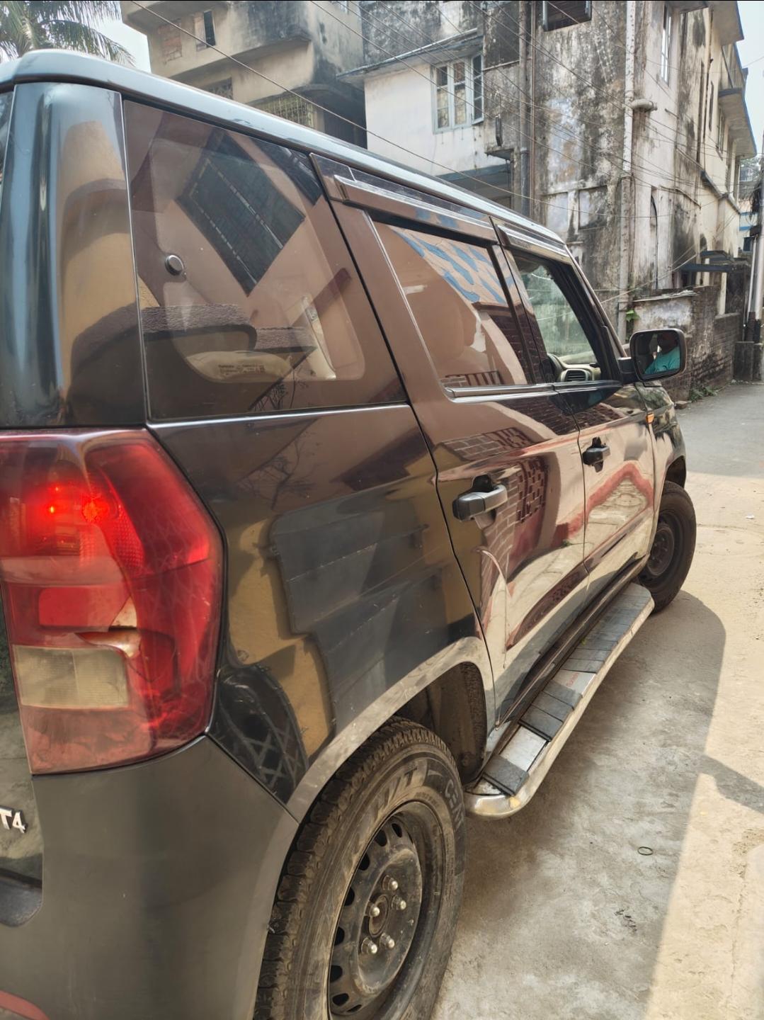 यूज़्ड 2017 महिंद्रा टीयूवी300, Sahanagar, Kolkata 2 यूज़्ड 2017 महिंद्रा टीयूवी300, Sahanagar, Kolkata 2