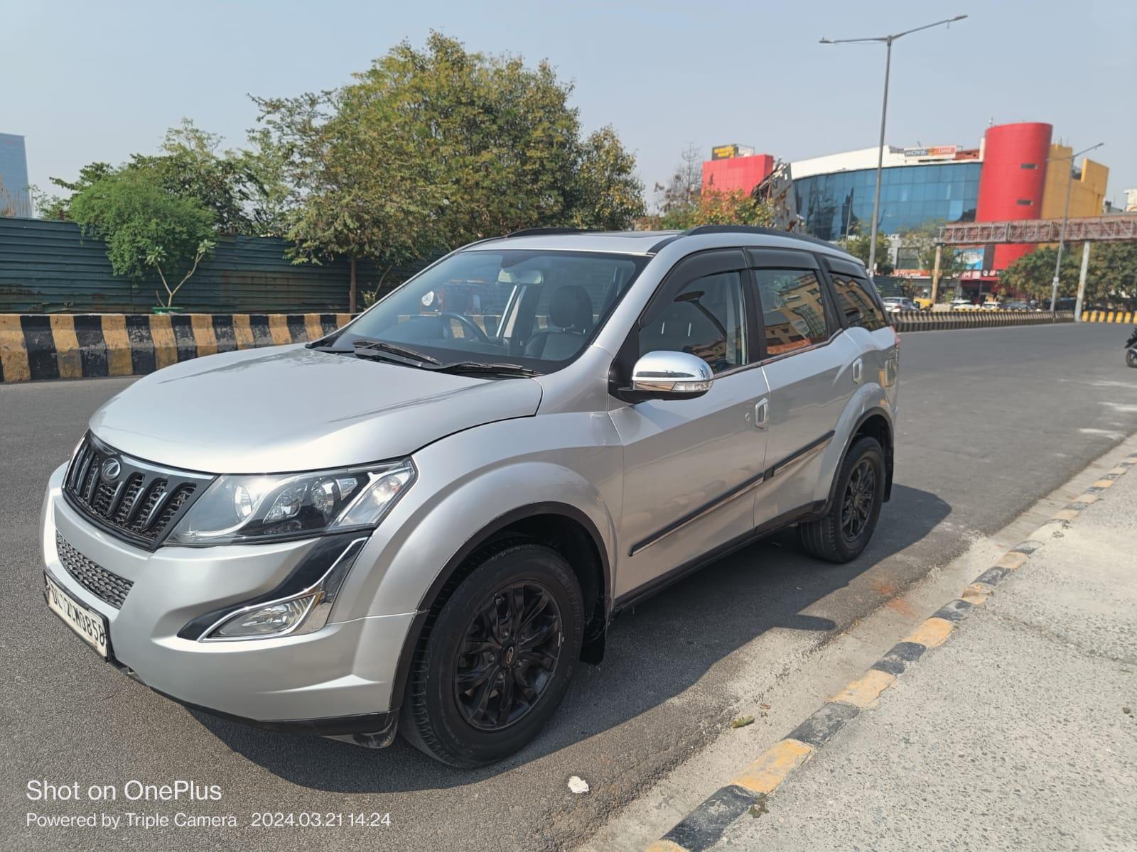 2017 महिंद्रा एक्सयूवी500 W10 1.99-Litre AT 2017 महिंद्रा एक्सयूवी500 W10 1.99-Litre AT