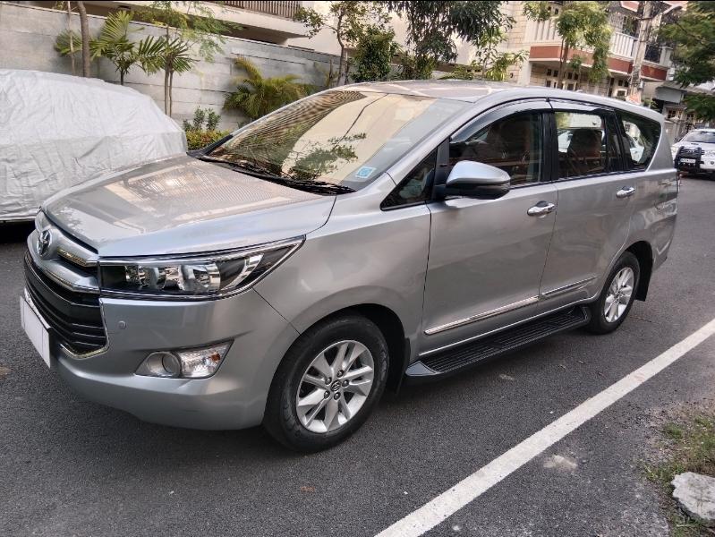 2017 टोयोटा इनोवा क्रिस्टा 2.4 G MT 7-Seater BS IV 2017 टोयोटा इनोवा क्रिस्टा 2.4 G MT 7-Seater BS IV