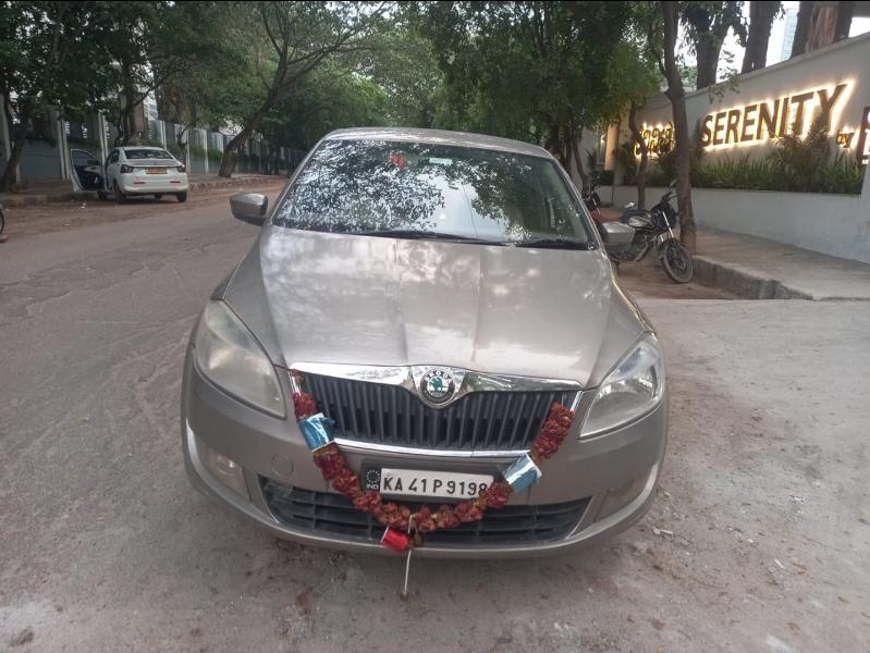 2012 स्कोडा रैपिड 1.6 Elegance Diesel MT 2012 स्कोडा रैपिड 1.6 Elegance Diesel MT