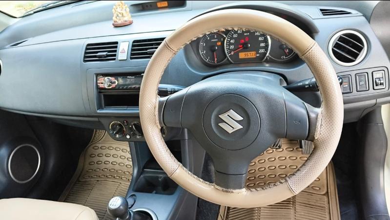 यूज़्ड 2011 मारुति सुजुकी स्विफ्ट, Bangalore 12 यूज़्ड 2011 मारुति सुजुकी स्विफ्ट, Bangalore 12