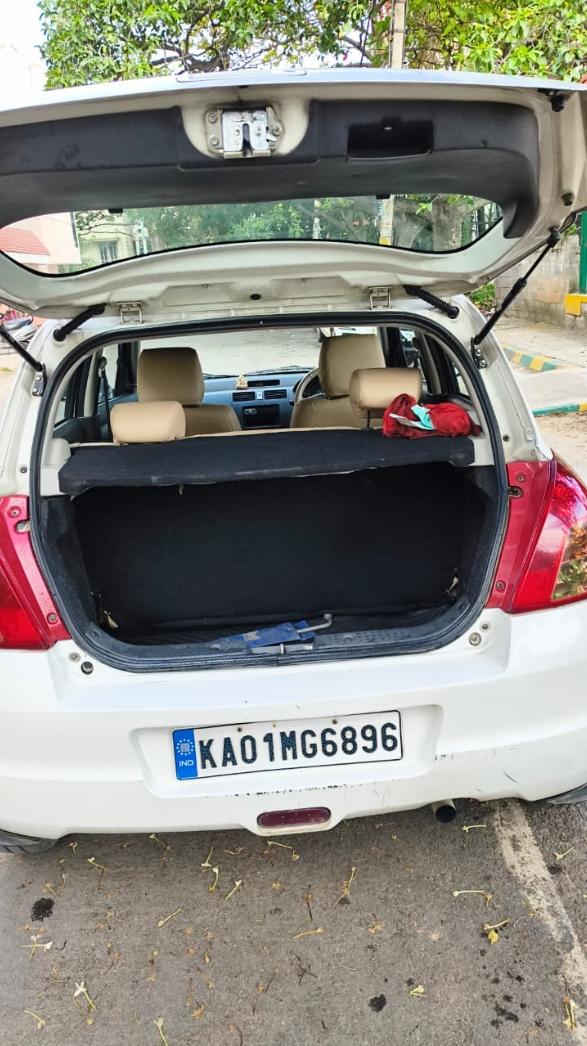 यूज़्ड 2011 मारुति सुजुकी स्विफ्ट, Bangalore 9 यूज़्ड 2011 मारुति सुजुकी स्विफ्ट, Bangalore 9