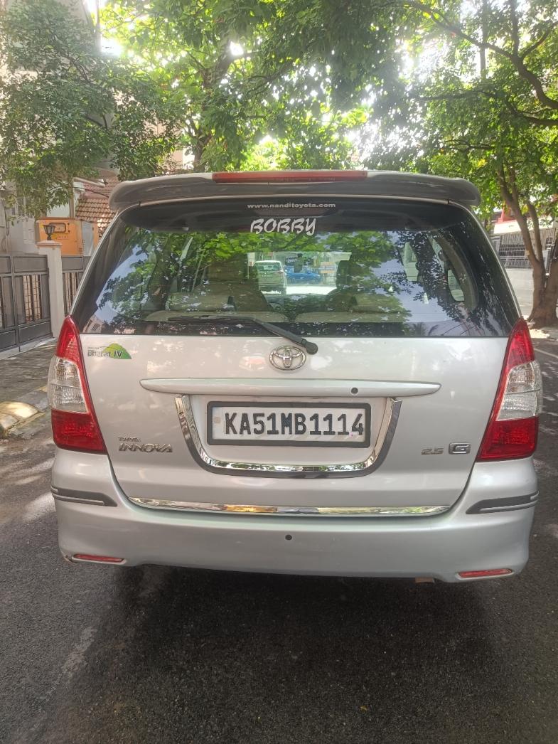 यूज़्ड 2011 टोयोटा इनोवा, Bangalore 2 यूज़्ड 2011 टोयोटा इनोवा, Bangalore 2