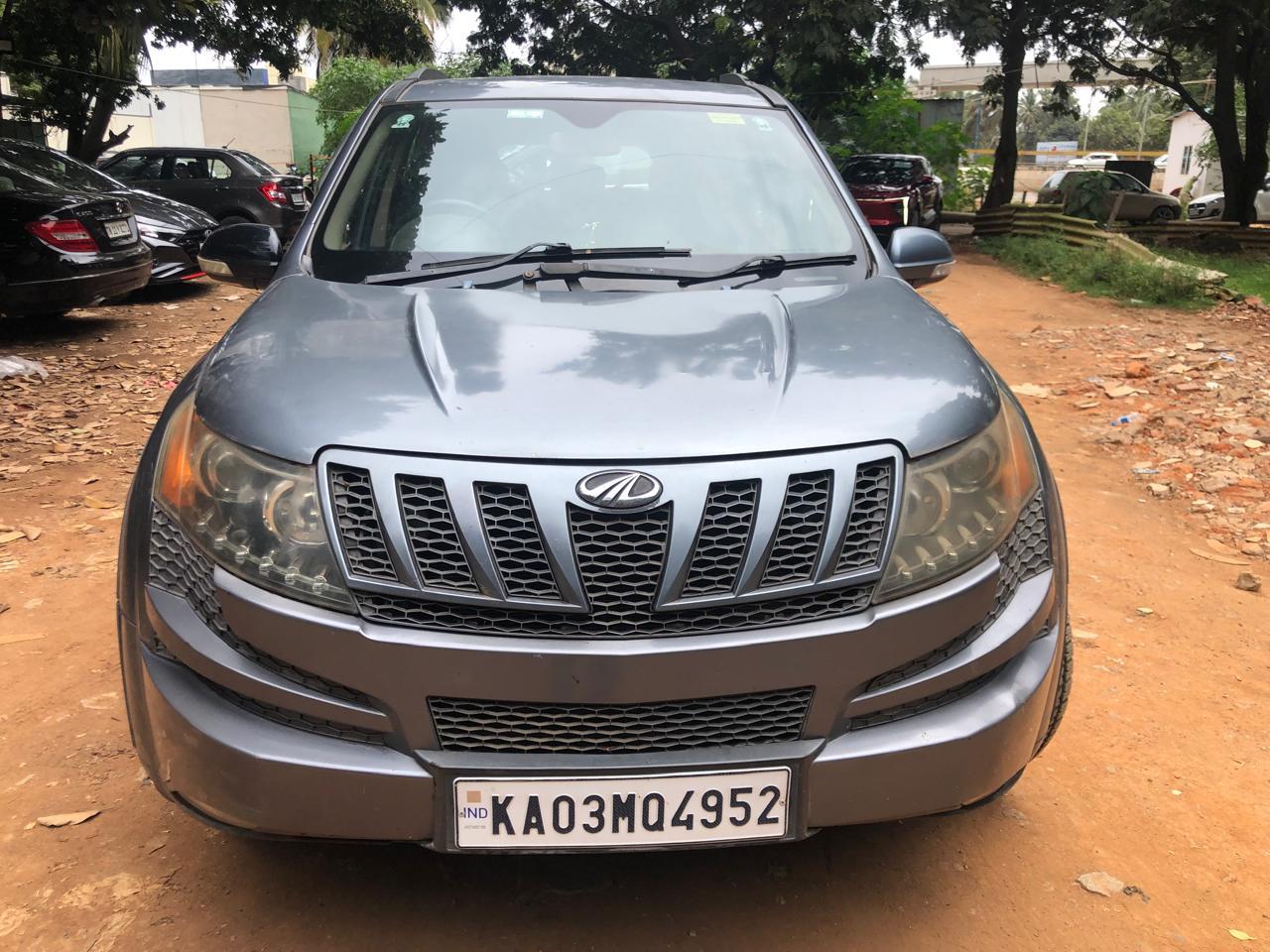 2012 महिंद्रा एक्सयूवी500 W8 FWD 2012 महिंद्रा एक्सयूवी500 W8 FWD