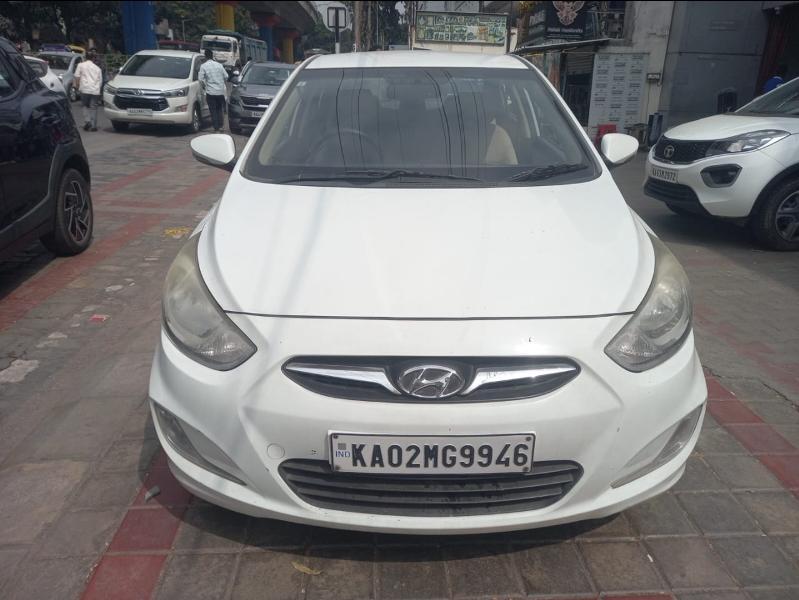 2012 ह्युंडई फ्लयूडिक वरना 1.6 CRDI SX 2012 ह्युंडई फ्लयूडिक वरना 1.6 CRDI SX