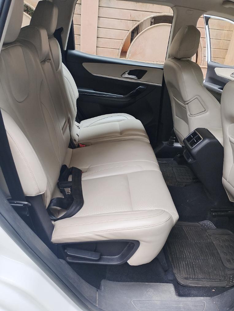 यूज़्ड 2023 महिंद्रा एक्सयूवी700, Bangalore 14 यूज़्ड 2023 महिंद्रा एक्सयूवी700, Bangalore 14