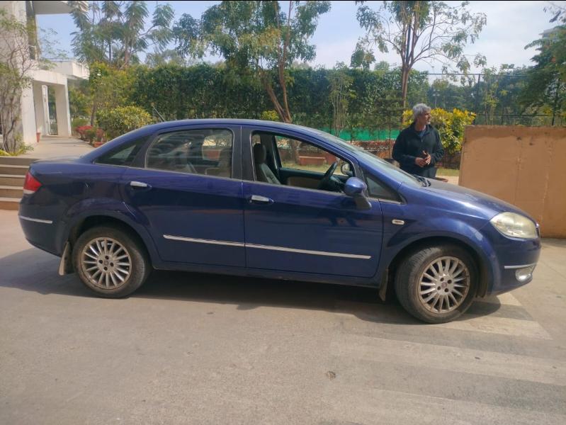 2012 फिएट लीनिया 1.3 Dynamic 2012 फिएट लीनिया 1.3 Dynamic