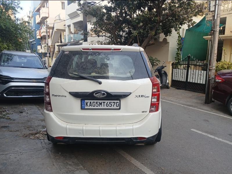 यूज़्ड 2016 महिंद्रा एक्सयूवी500, Bangalore 3 यूज़्ड 2016 महिंद्रा एक्सयूवी500, Bangalore 3