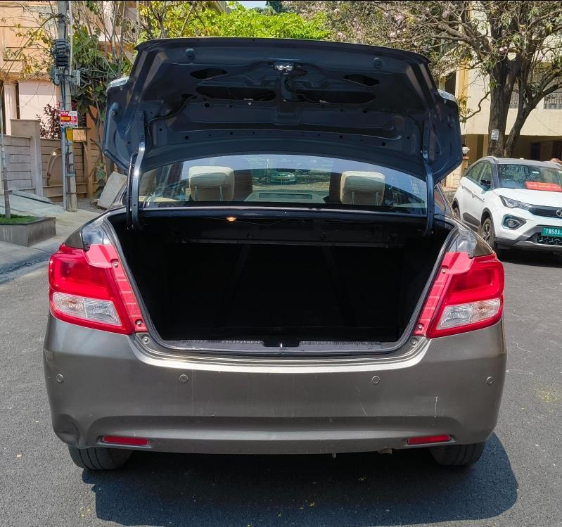 यूज़्ड 2018 मारुति सुजुकी डिजायर, Bangalore 9 यूज़्ड 2018 मारुति सुजुकी डिजायर, Bangalore 9