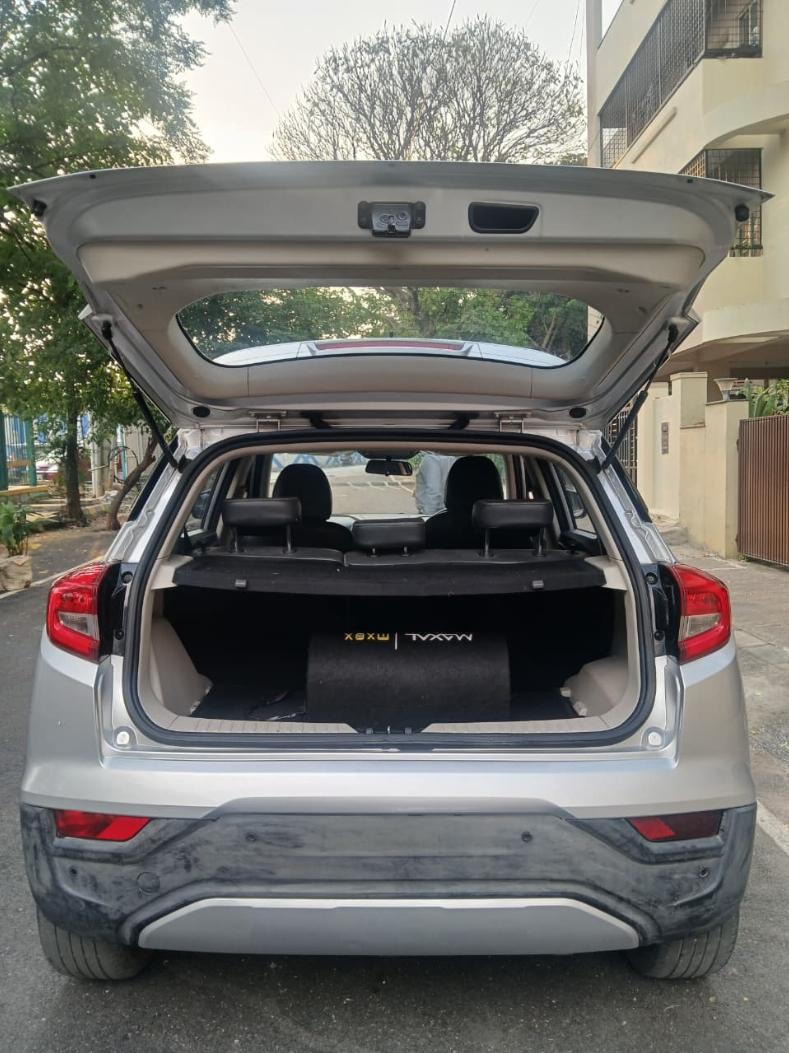 यूज़्ड 2020 महिंद्रा एक्सयूवी300, Bangalore 9 यूज़्ड 2020 महिंद्रा एक्सयूवी300, Bangalore 9