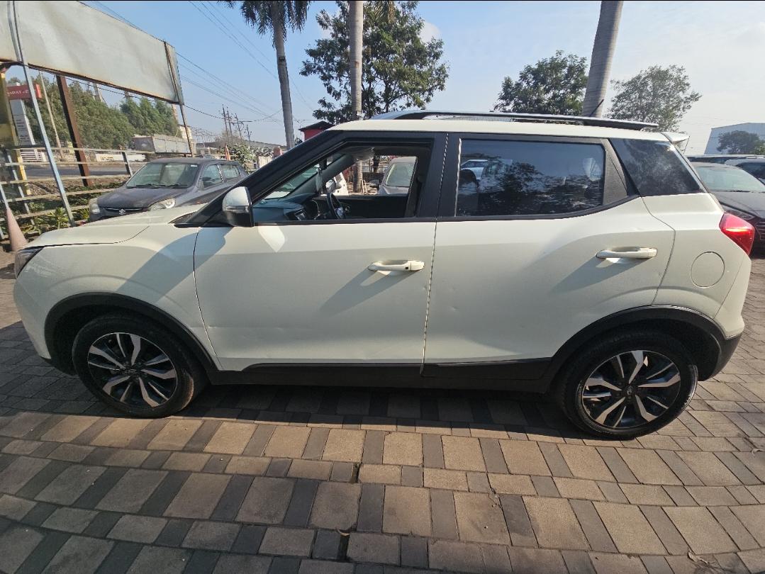 2020 महिंद्रा एक्सयूवी300 W8 (O) Petrol 2020 महिंद्रा एक्सयूवी300 W8 (O) Petrol