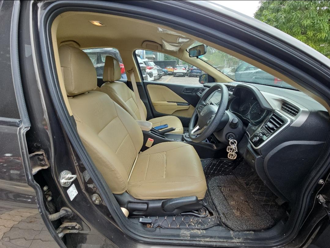 यूज़्ड 2022 होंडा सिटी, Udhnagam, Surat 13 यूज़्ड 2022 होंडा सिटी, Udhnagam, Surat 13