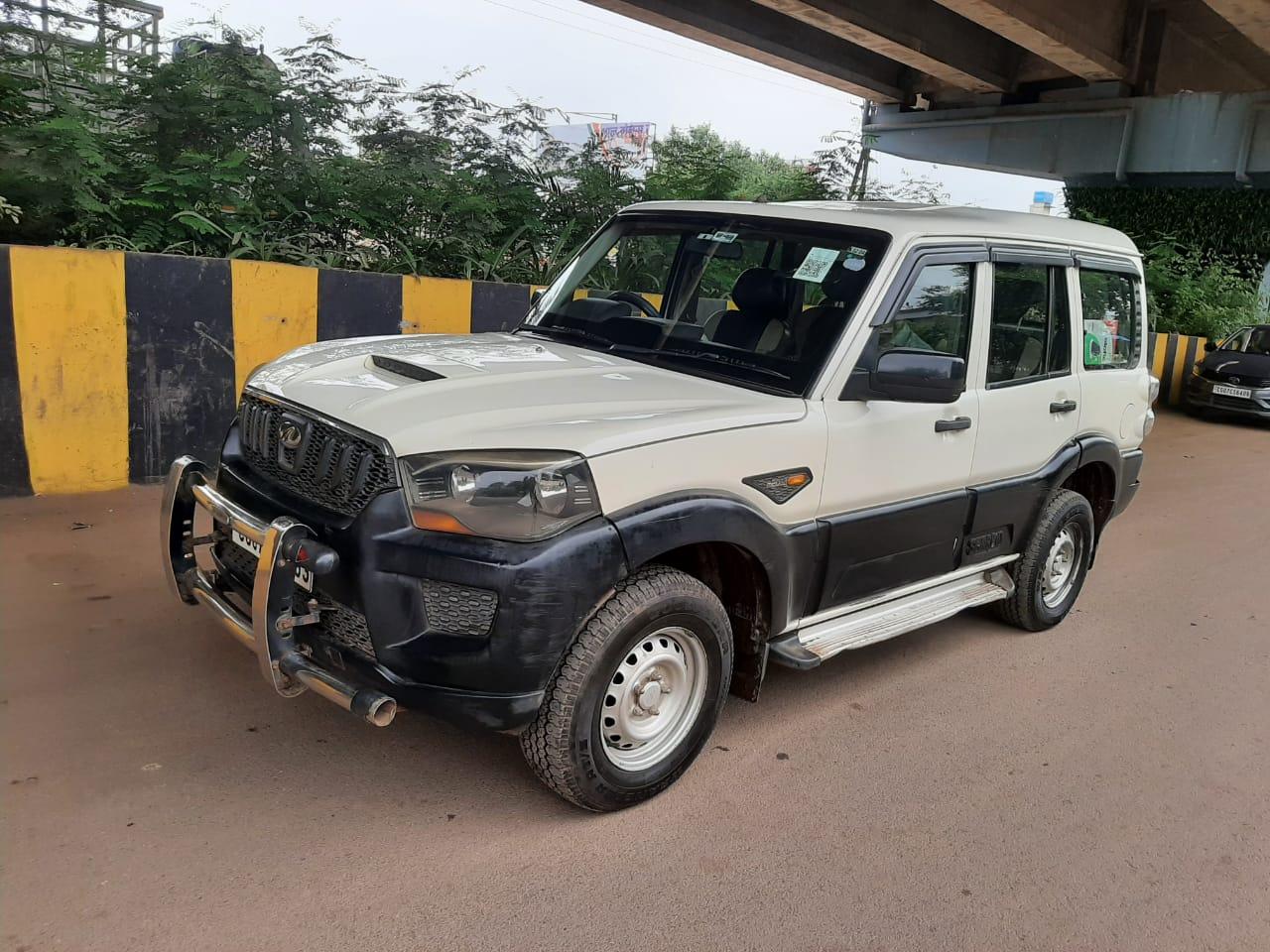 2017 महिंद्रा स्कॉर्पियो S2 2WD 2017 महिंद्रा स्कॉर्पियो S2 2WD